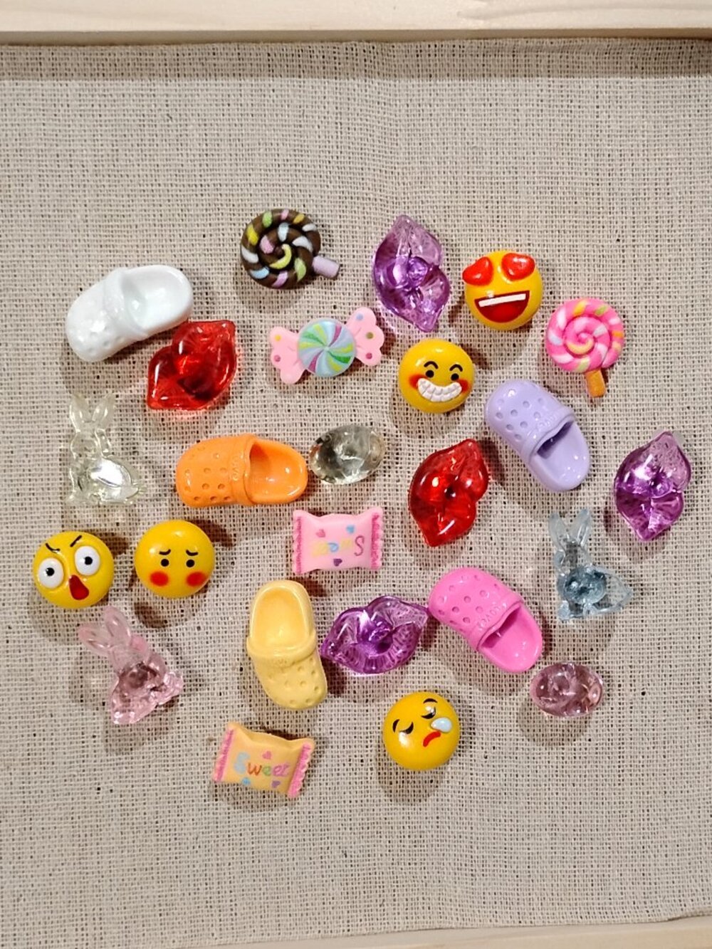 25 Pcs Large Crocs Candies Pastel Rabbits & Eggs Lips Emoji Bulletin Board Pins